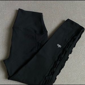 Alo Yoga Chevron Capri Leggings